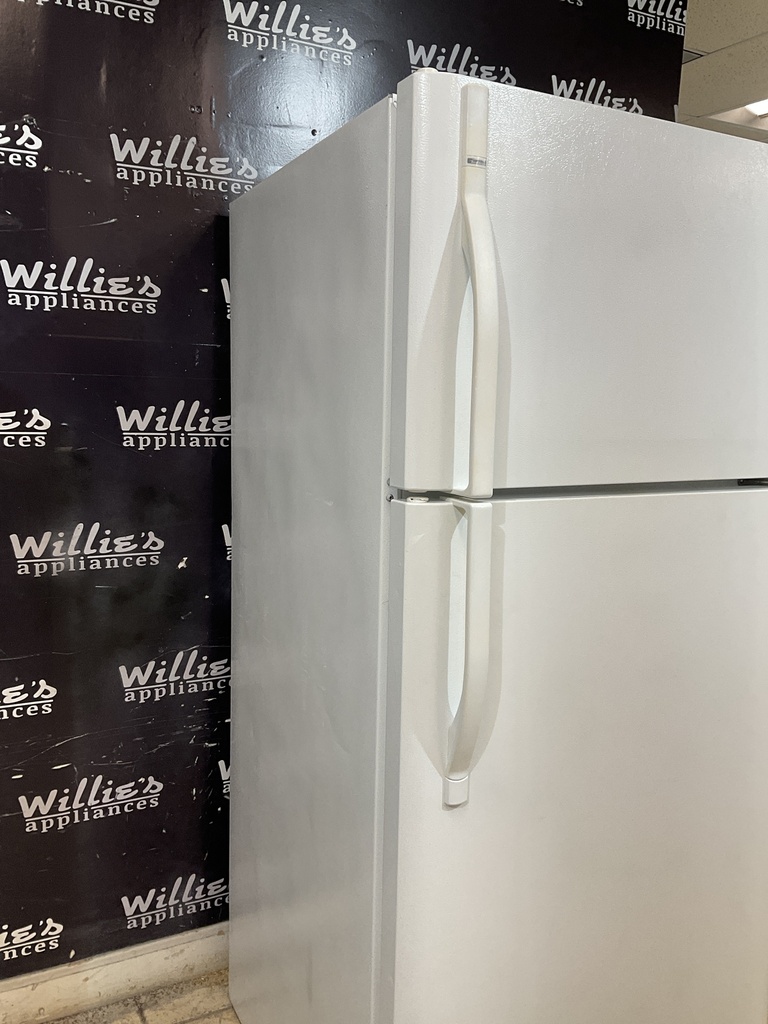 Kenmore Used Refrigerator Top and Bottom 30x67 (White) 
