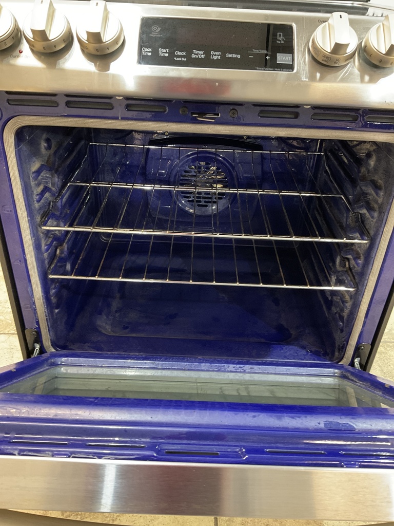 Lg Used Electric Stove 220volts (40/50 AMP) 30inches {4 prong} (Stainless Steel) 