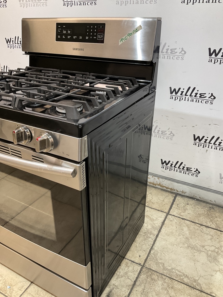 Samsung Used Gas Propane Stove 30inches (stainless steel) 