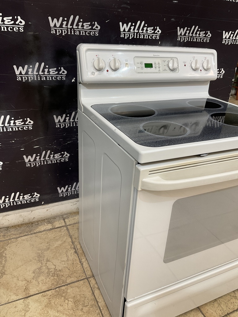 Ge Used Electric Stove 220volts (40/50 AMP) 30inches {no cord} (White) 