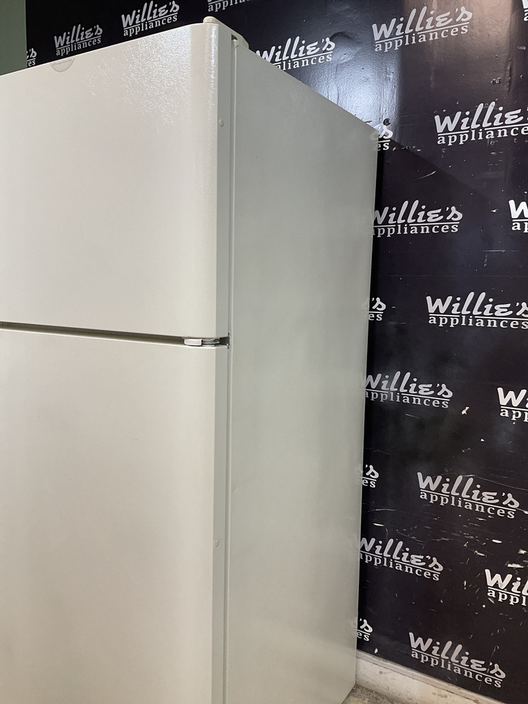 Frigidaire Used Refrigerator Top and Bottom 30x69 (Bisque) 