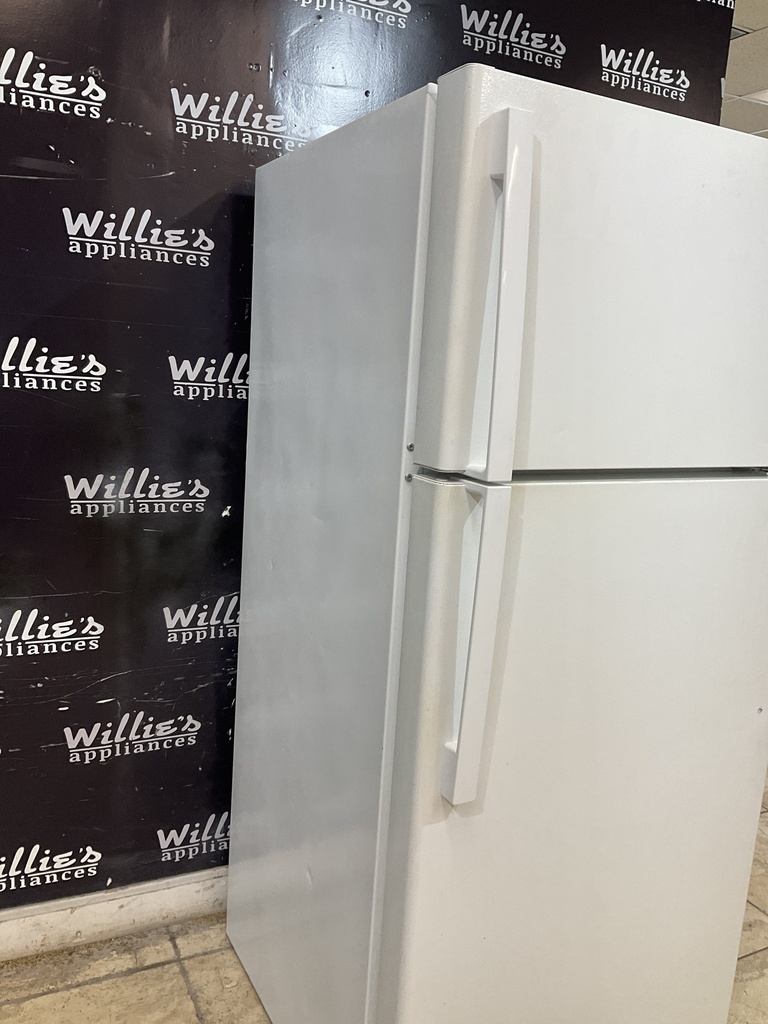 Ge Used Refrigerator Top and Bottom 28x64 1/2” (White) 