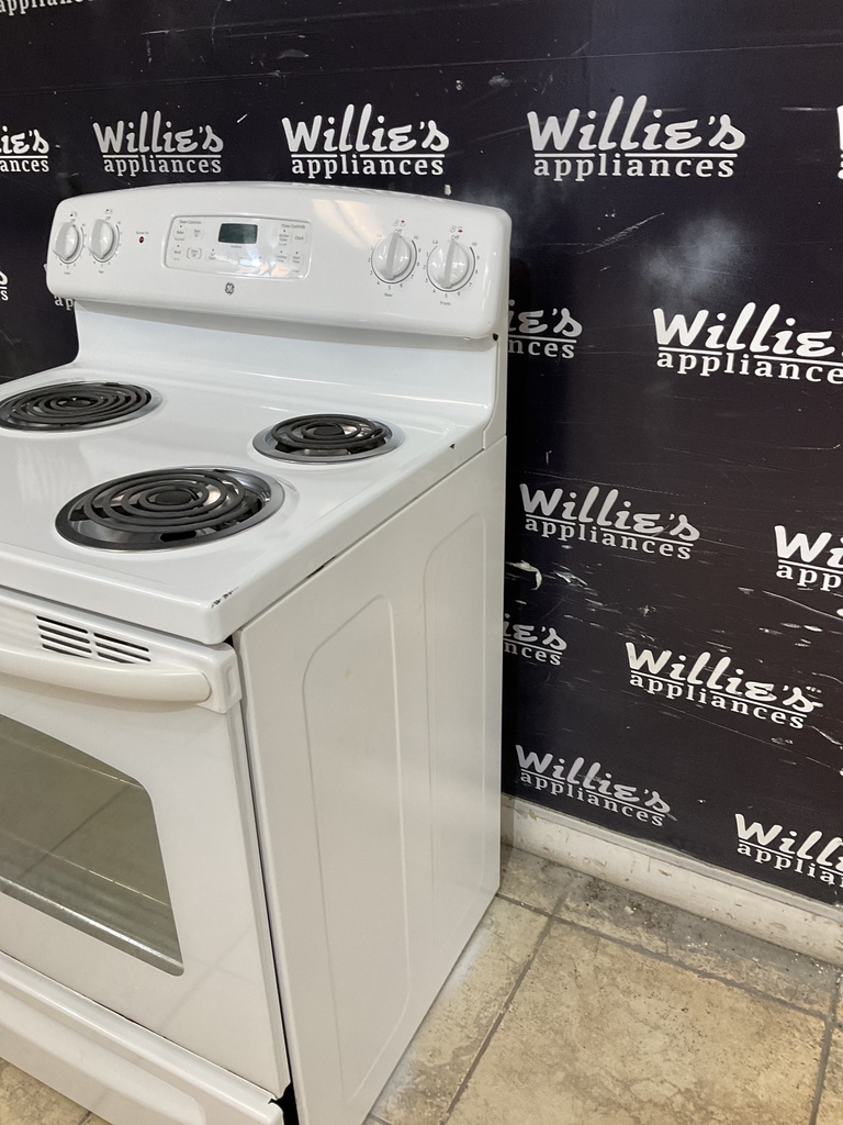 Ge Used Electric Stove 220volts (40/50 AMP) 30inches {3 prong} (White) 