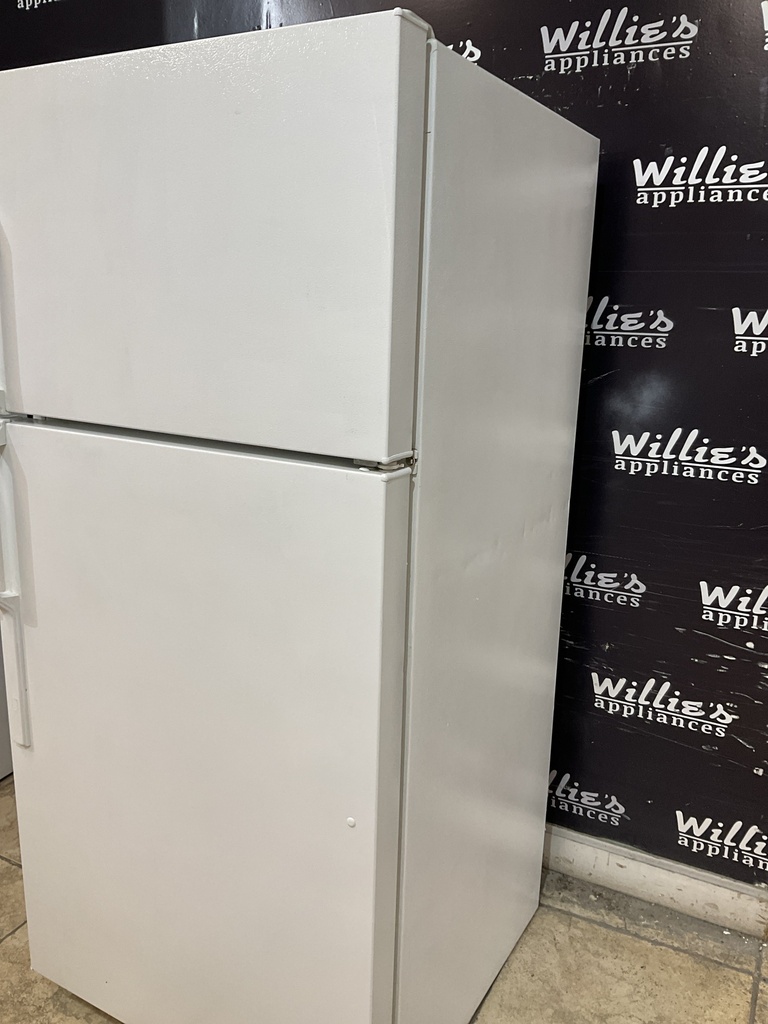 Hotpoint Used Refrigerator Top and Bottom 28x61 1/2” (White) 