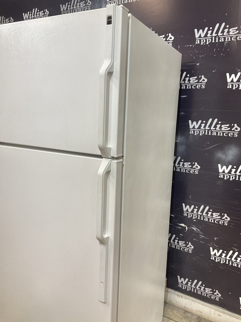 Hotpoint Used Refrigerator Top and Bottom 28x64 1/2 (White) 