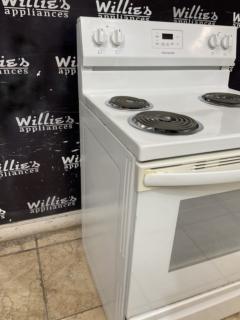 Frigidaire Used Electric Stove 220volts (40/50 AMP) 30inches {3 prong} (White) 