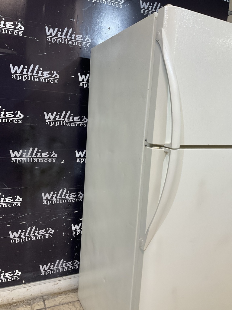 Frigidaire Used Refrigerator Top and Bottom 30x66 (White) 