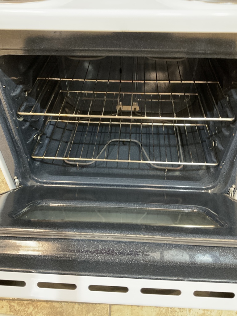 Ge Used Electric Stove 220volts (40/50 AMP) 30inches {3 prong} (White)