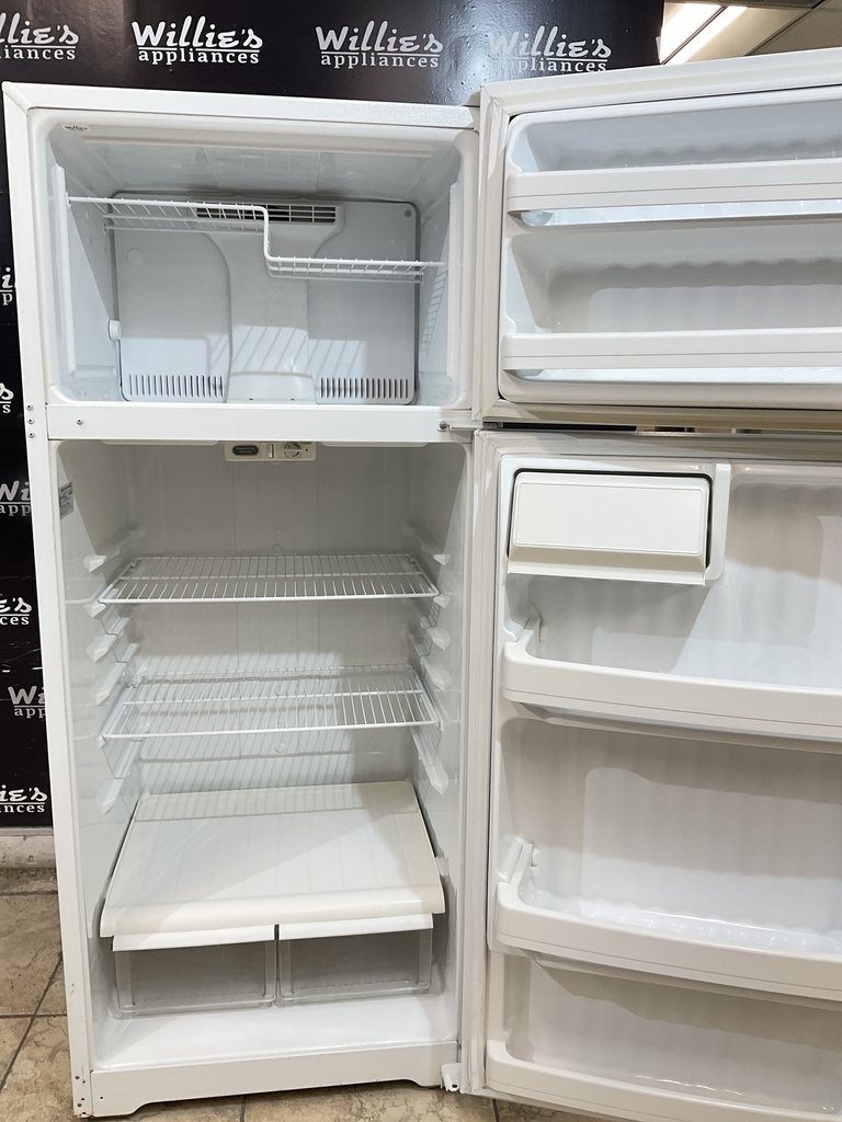 Ge Used Refrigerator Top and Bottom 28x67 1/2” (White) 
