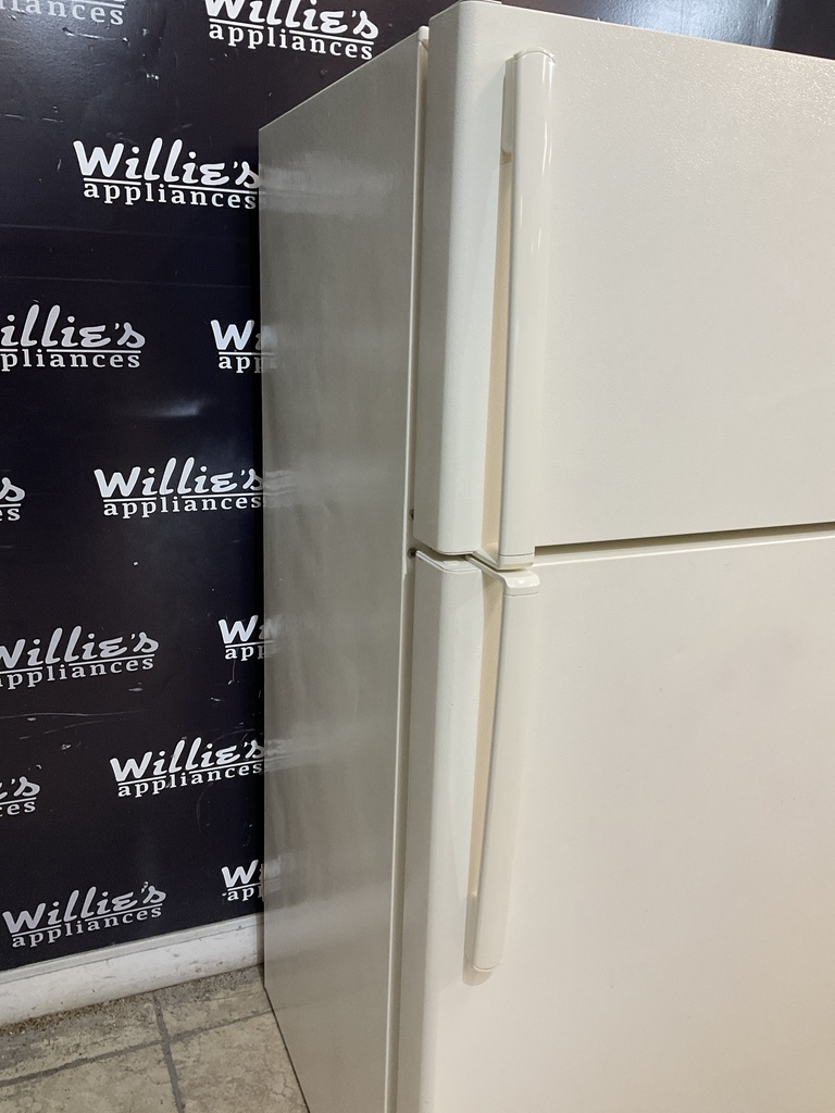 Ge Used Refrigerator Top and Bottom 28x61 (Bisque) 