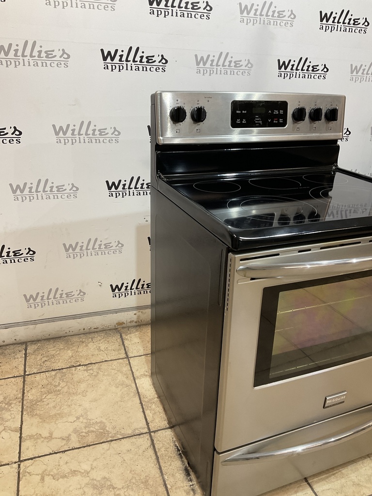 Frigidaire Used Electric Stove 220volts (40/50 AMP) 30inches {4 prong} (Stainless steel) 