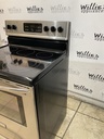 Frigidaire Used Electric Stove 220volts (40/50 AMP) 30inches {4 prong} (Stainless steel) 
