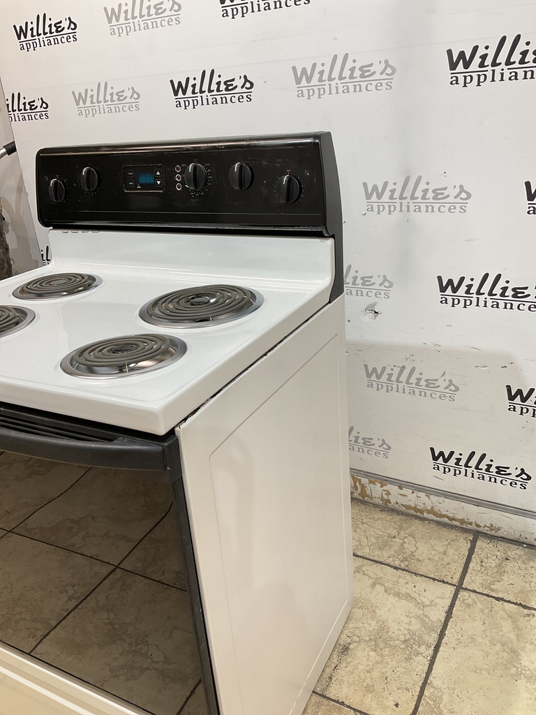 Whirlpool Used Electric Stove 220volts (40/50 AMP) 30inches {3 prong} (White/Black) 
