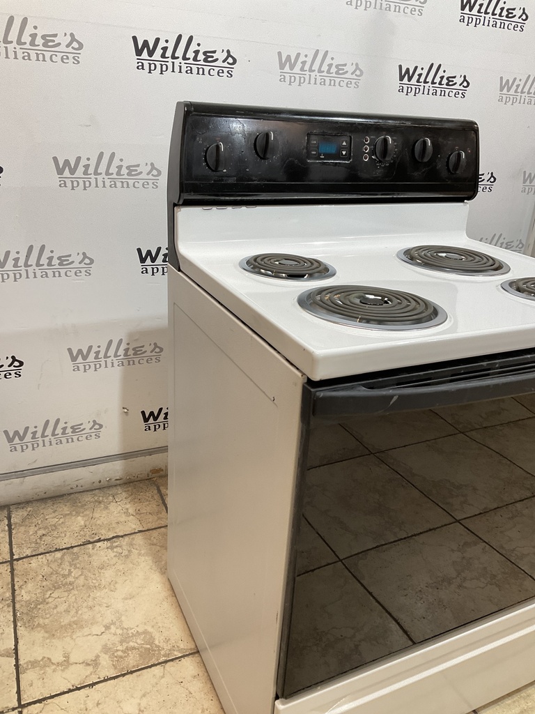 Whirlpool Used Electric Stove 220volts (40/50 AMP) 30inches {3 prong} (White/Black) 