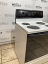 Whirlpool Used Electric Stove 220volts (40/50 AMP) 30inches {3 prong} (White/Black) 