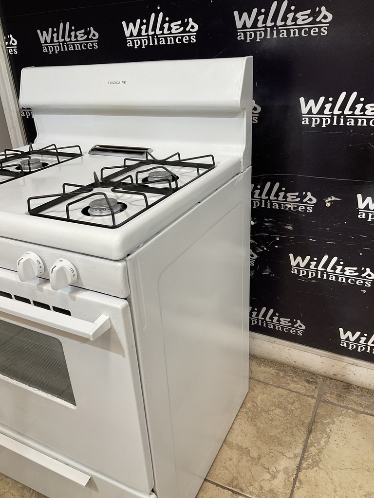 Frigidaire Used Natural Gas Stove 220volts (40/50 AMP) 30inches (White)