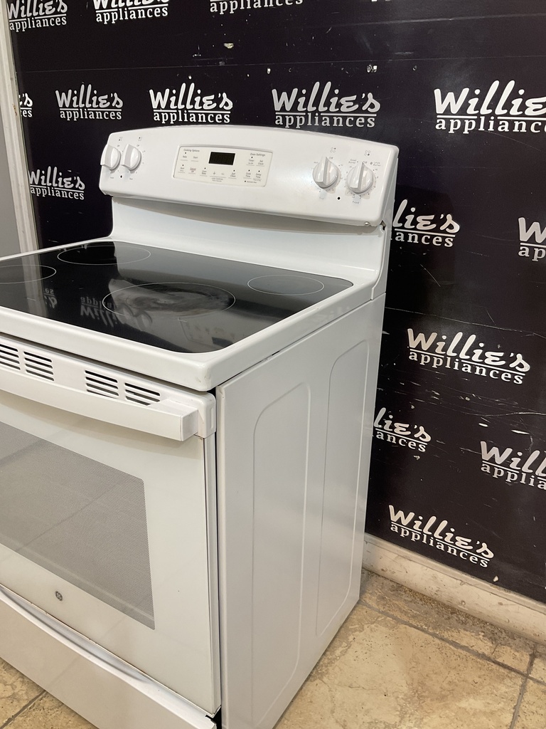 Ge Used Electric Stove 220volts (40/50 AMP) 30inches {3 prong} (White) 