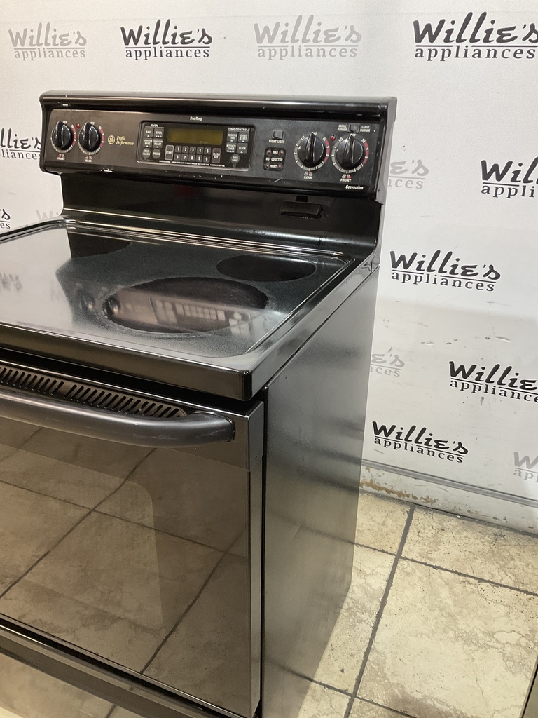 Ge Used Electric Stove 220volts (40/50 AMP) 30inches {3 prong} (Black) 