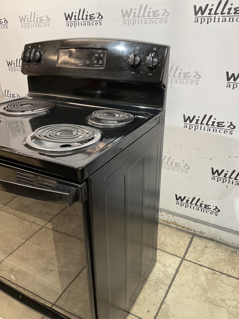 Ge Used Electric Stove 220volts (40/50 AMP) 30inches {3 prong} (Black) 