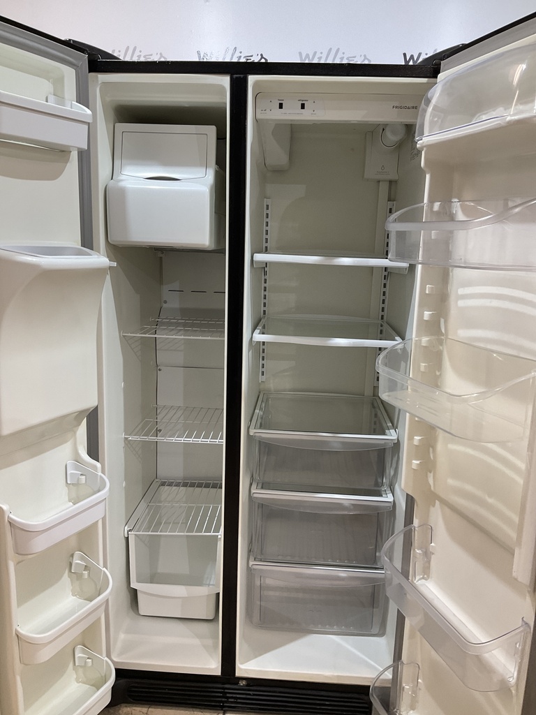 Frigidaire Used Refrigerator Side by Side 36x69 (Black) 