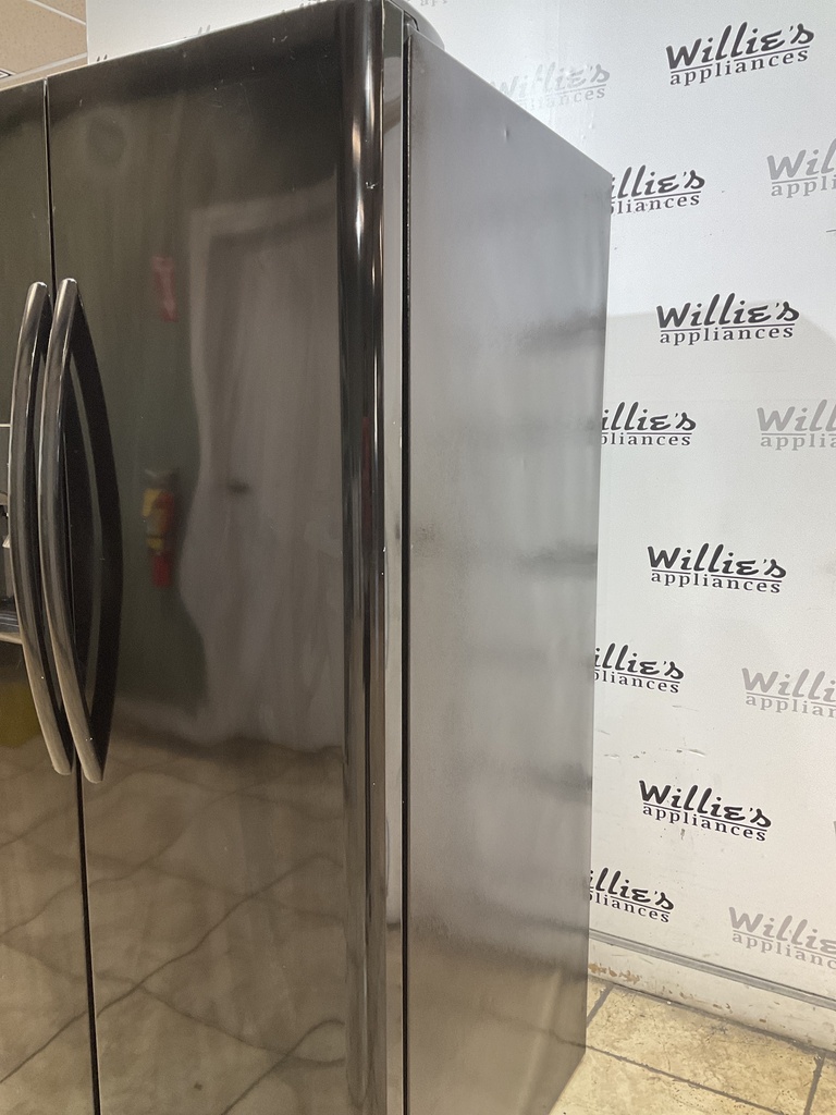 Frigidaire Used Refrigerator Side by Side 36x69 (Black) 