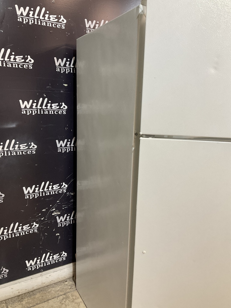 Ge Used Refrigerator Top and Bottom 28x64 1/2” (White) 