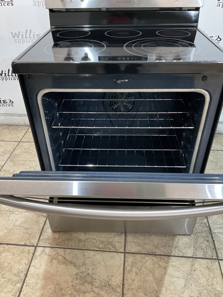 Samsung Used Electric Stove 220volts (40/50 AMP) 30inches {no cord} (Stainless steel) 