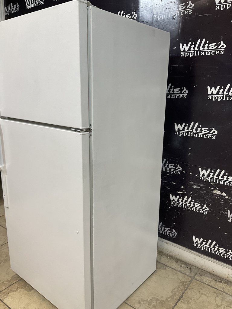 Ge Used Refrigerator Top and Bottom 28x61 1/2” (White) 