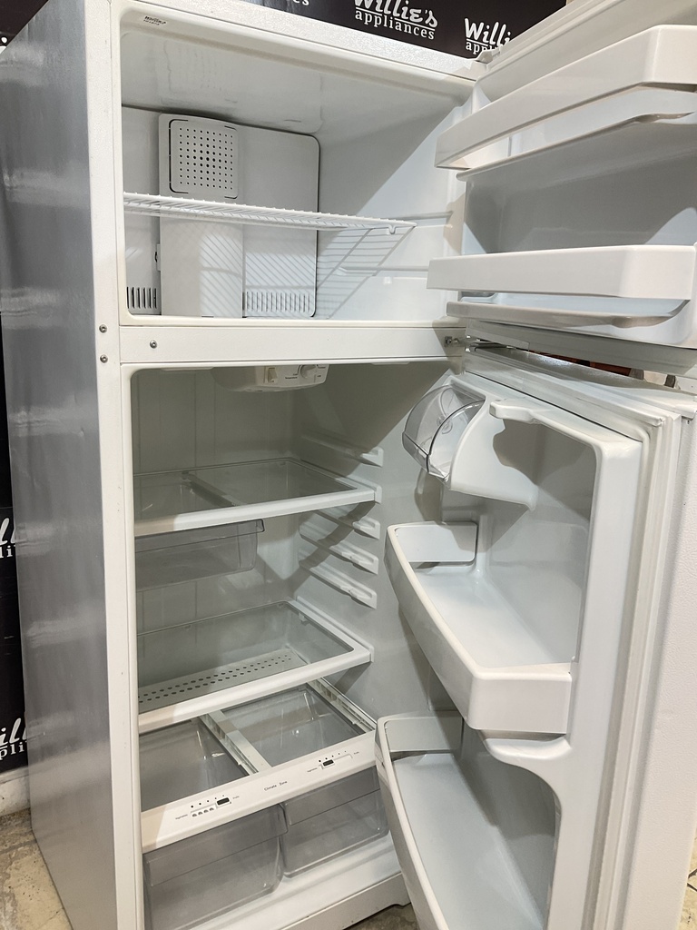 Ge Used Refrigerator Top and Bottom 28x67 (White) 