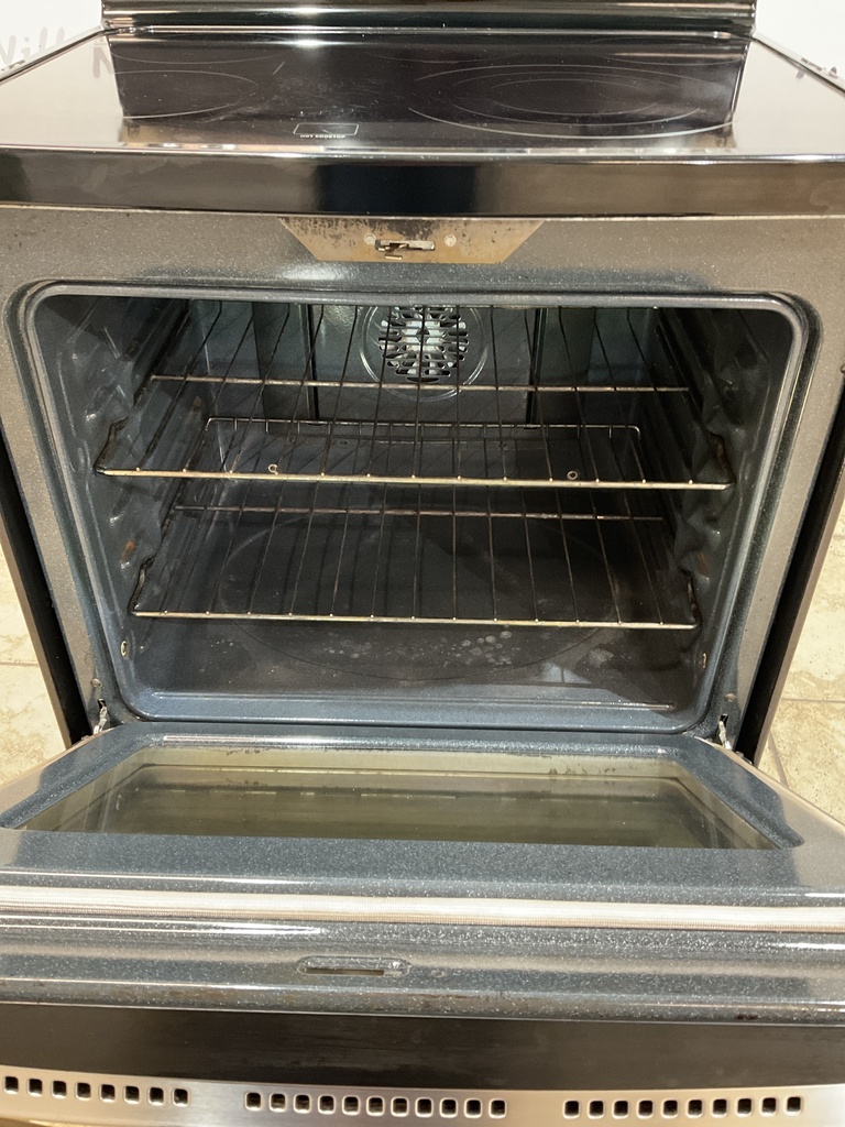 Ge Used Electric Stove 220volts (40/50 AMP) 30inches {3 prong} (Stainless steel) 