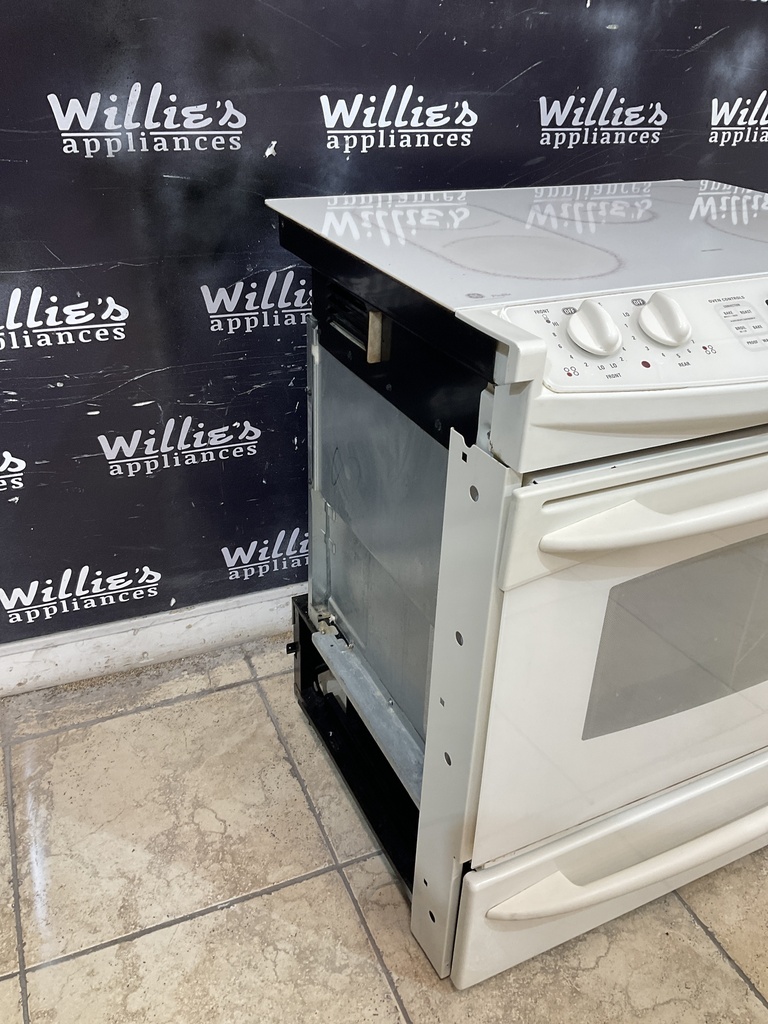 Ge Used Electric Stove 220volts (40/50 AMP) 30inches {3 prong} (Bisque) 