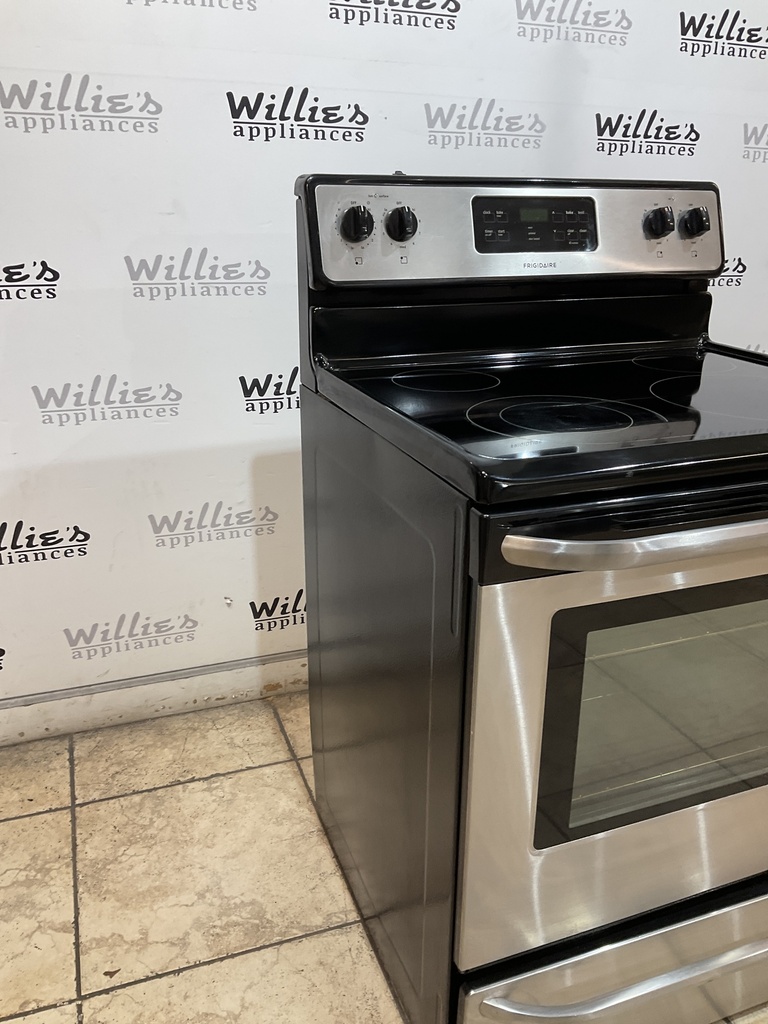 Frigidaire Used Electric Stove 220volts (40/50 AMP) 30inches {3 prong} (Stainless steel) 