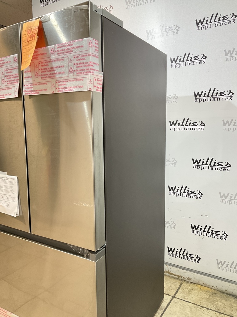 Samsung New Open Box Refrigerator French Door 32x70 (Stainless Steel) 