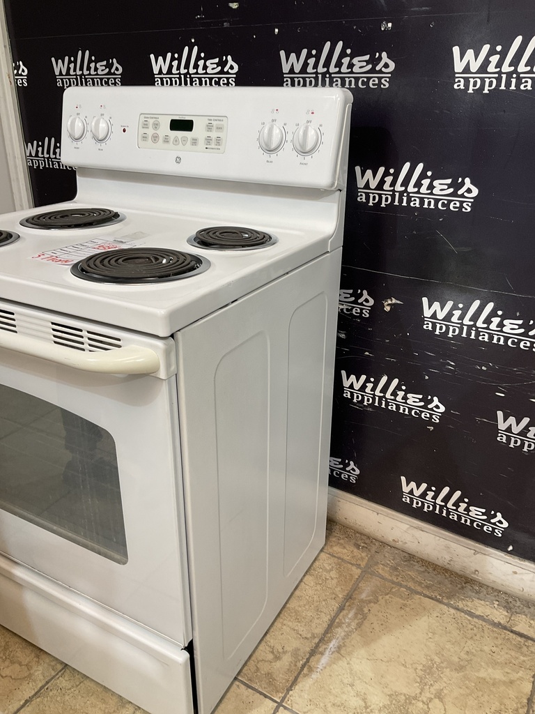 Ge Used Electric Stove 220volts (40/50 AMP) 30inches {3 prong} (White) 