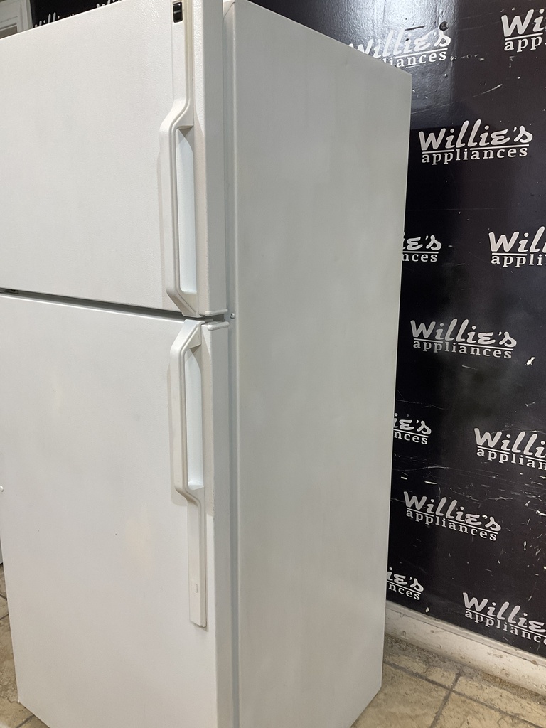 Hotpoint Used Refrigerator Top and Bottom 28x64 1/2” (White) 