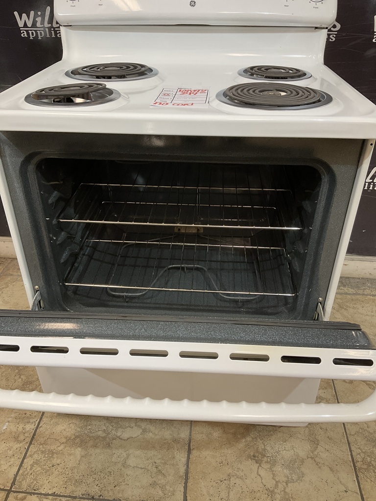Ge Used Electric Stove 220volts (40/50 AMP) 30inches {no cord} (White) 