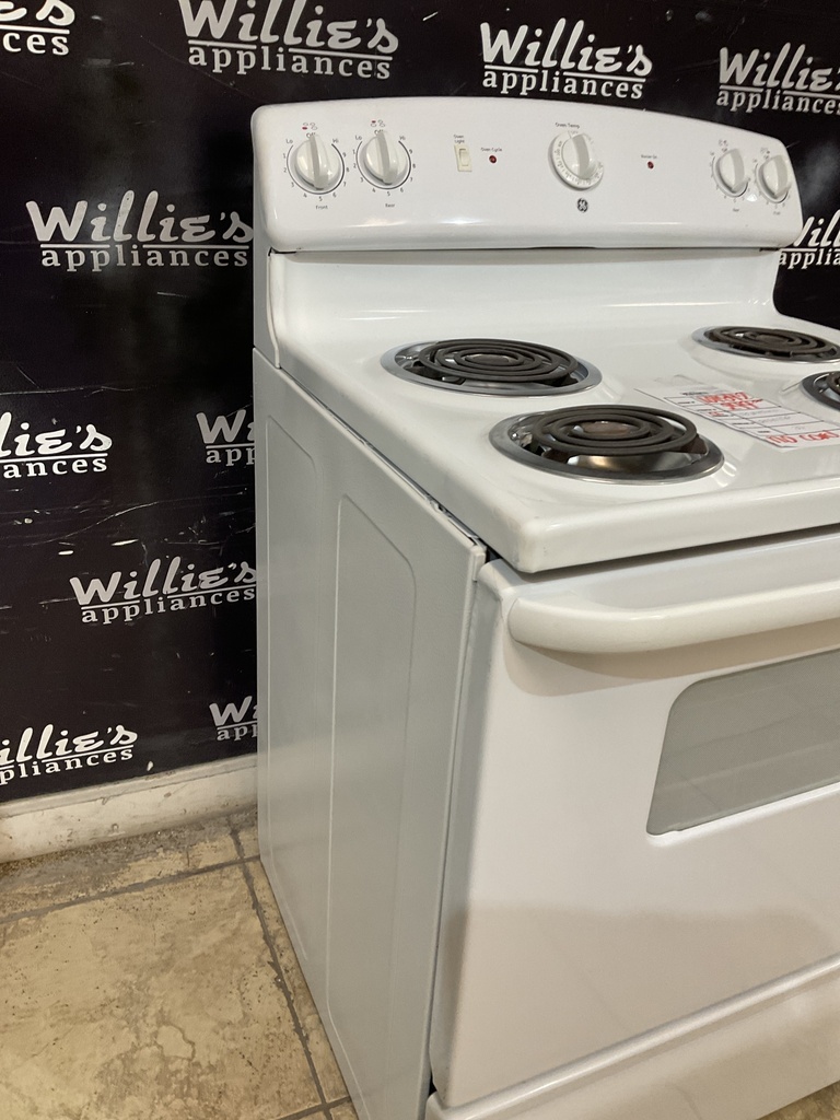 Ge Used Electric Stove 220volts (40/50 AMP) 30inches {no cord} (White) 