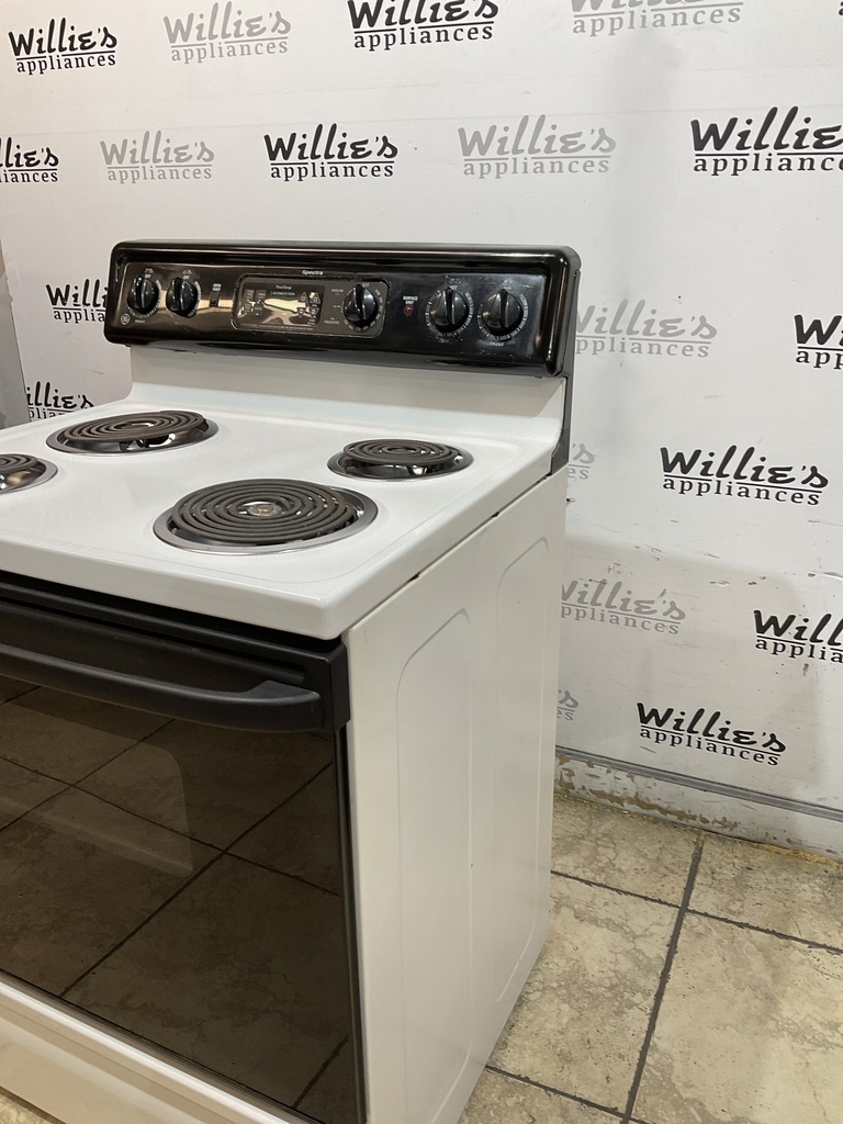 Ge Used Electric Stove 220volts (40/50 AMP) 30inches {no cord} (White/Black) 