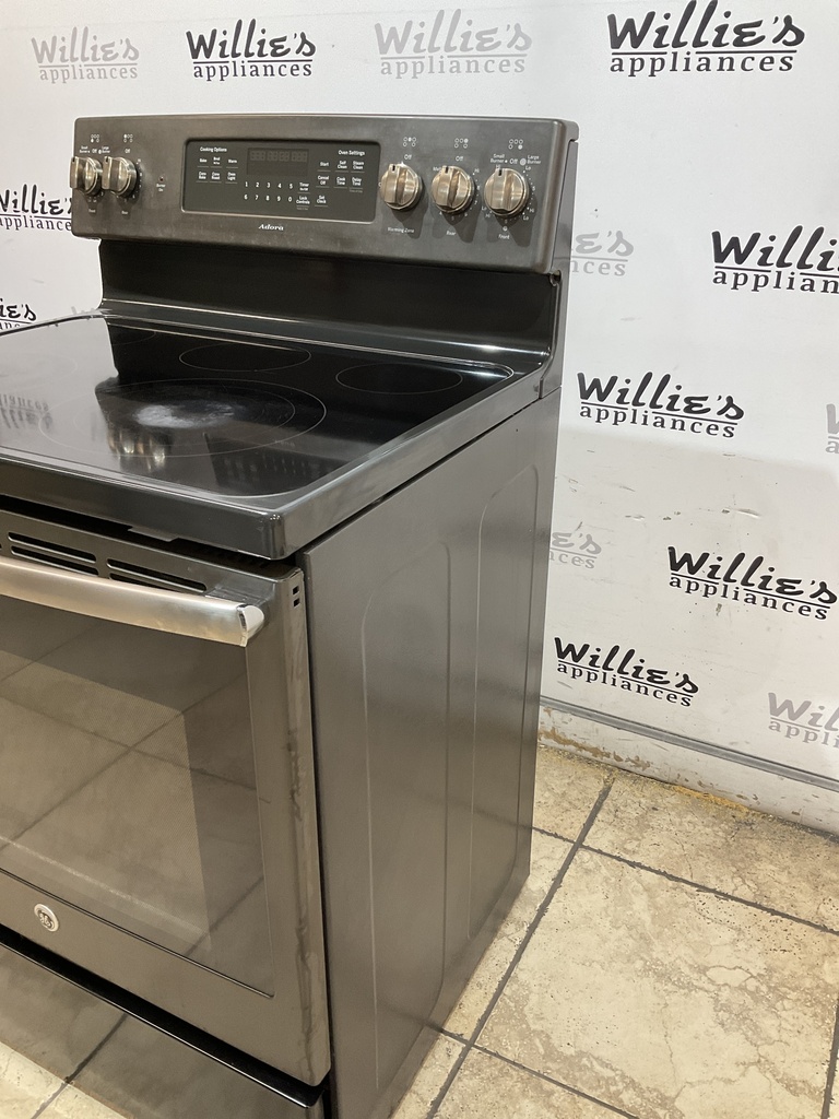 Ge Used Electric Stove 220volts (40/50 AMP) 30inches {no cord} (Stainless steel) 