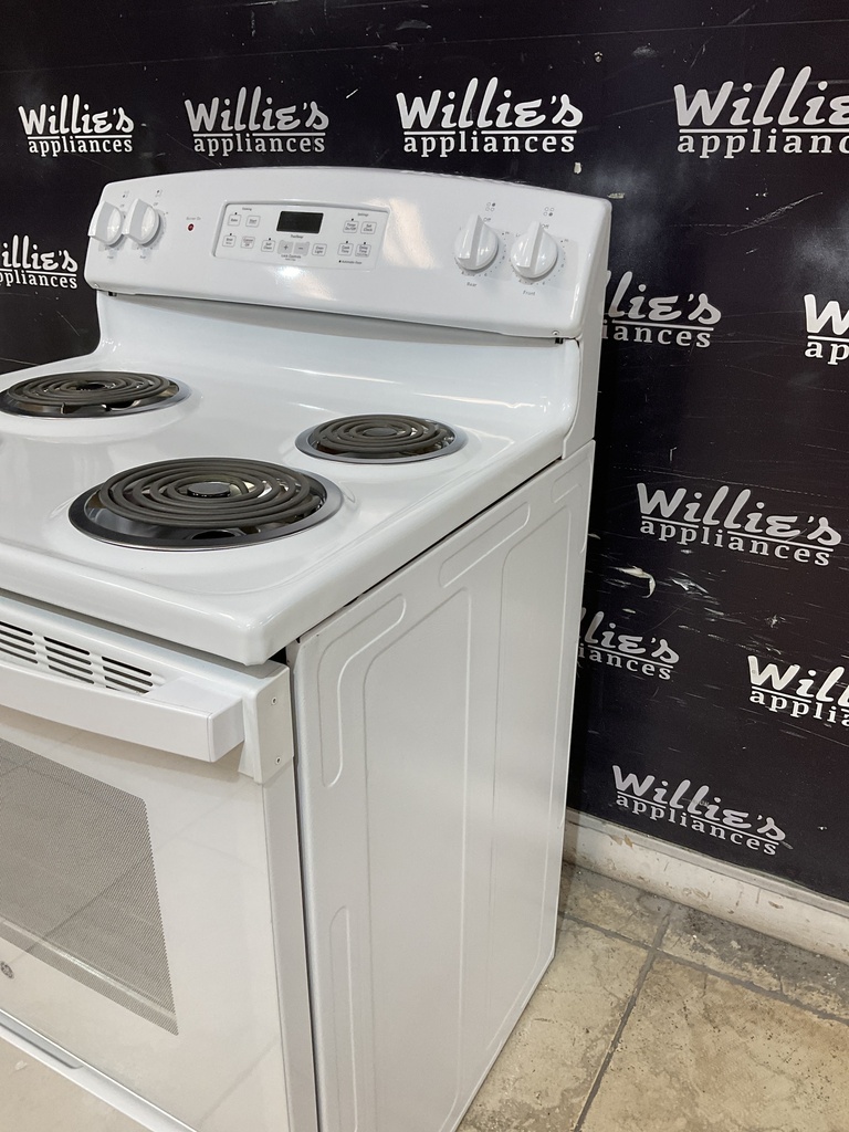 Ge Used Electric Stove 220volts (40/50 AMP) 30inches {no cord} (White)