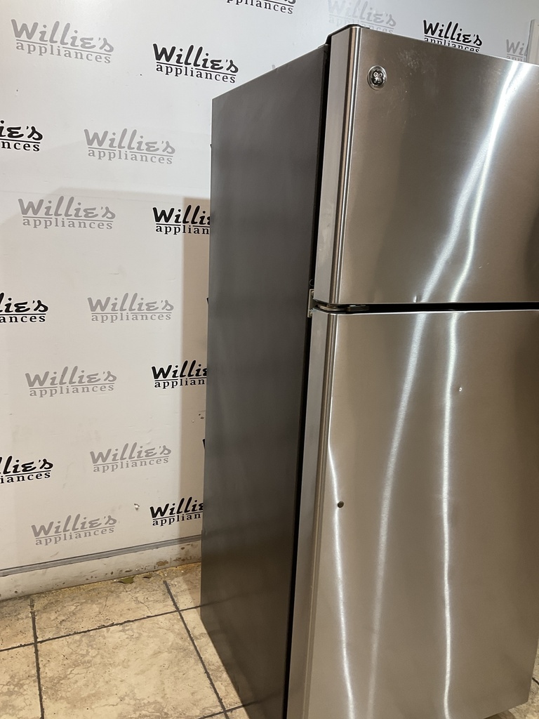 Ge Used Refrigerator Top and Bottom 28x64 1/2” (Stainless Steel) 