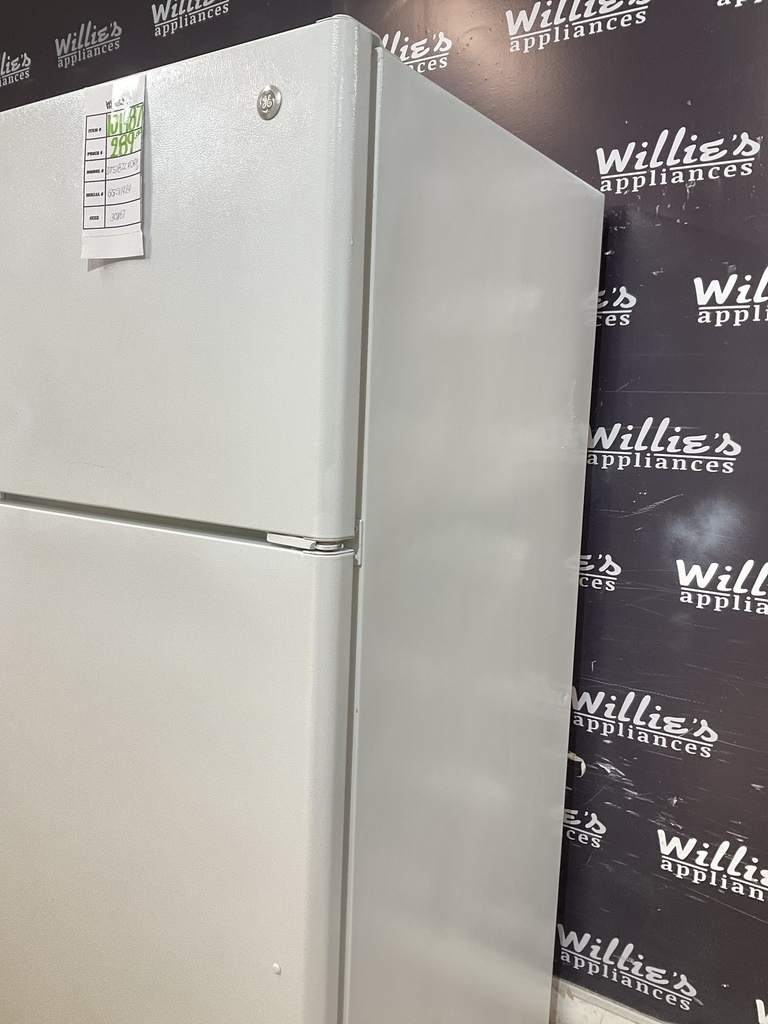 Ge Used Refrigerator Top and Bottom 30x67 (White) 