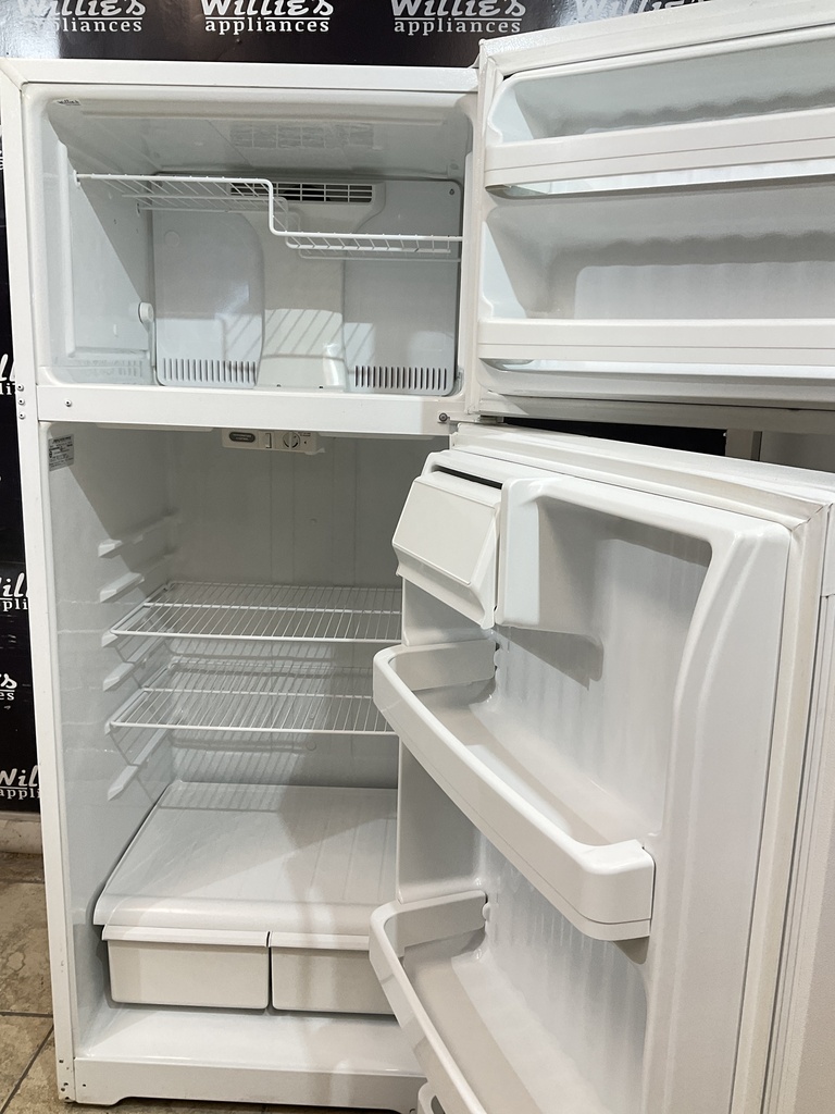 Ge Used Refrigerator Top and Bottom 28x67 (White)