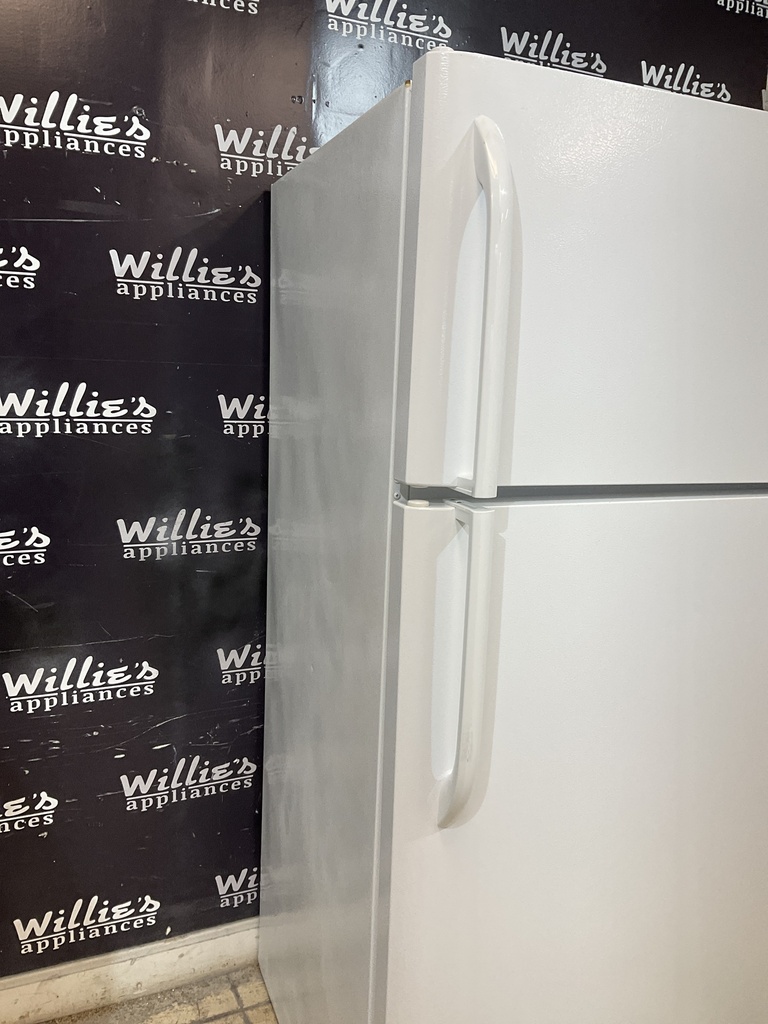 Frigidaire Used Refrigerator Top and Bottom 30x66 (White)