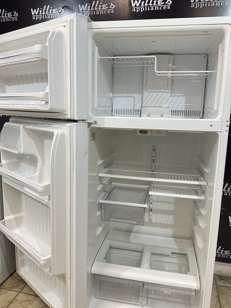 Ge Used Refrigerator Top and Bottom 28x67 1/2” (White) 