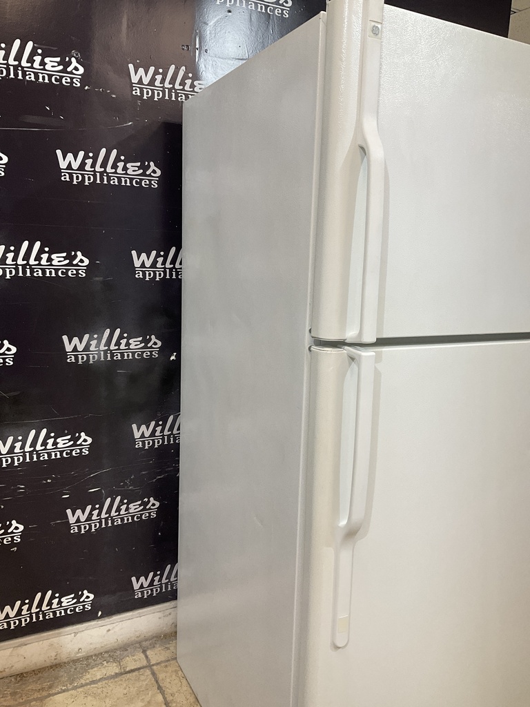 Ge Used Refrigerator Top and Bottom 30x67 (White) 