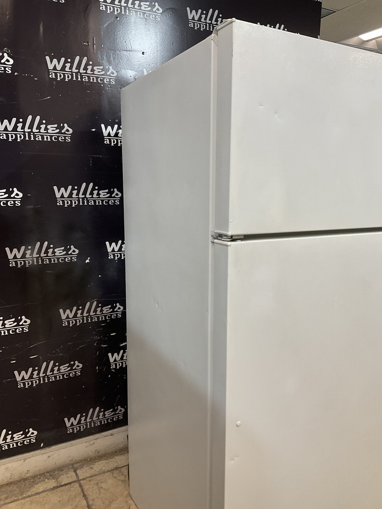 Ge Used Refrigerator Top and Bottom 28x64 1/2” (White) 