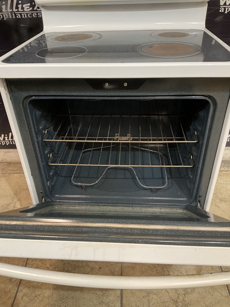 Ge Used Electric Stove 220volts (40/50 AMP) 30inches {no cord} (White) 