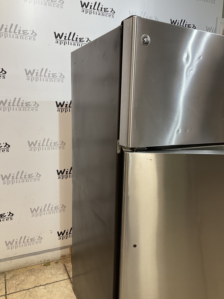 Ge Used Refrigerator Top and Bottom 28x64 (Stainless Steel) 