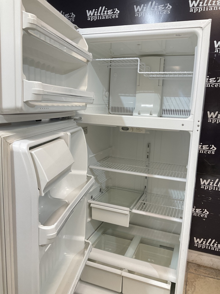 Ge Used Refrigerator Top and Bottom 28x67 1/2” (White) 
